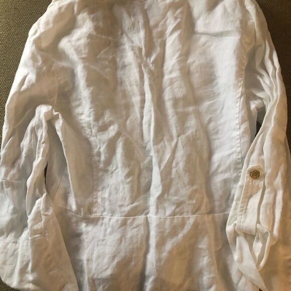 Jones NY signature button down blouse. Gold buttons size S - Picture 2 of 4